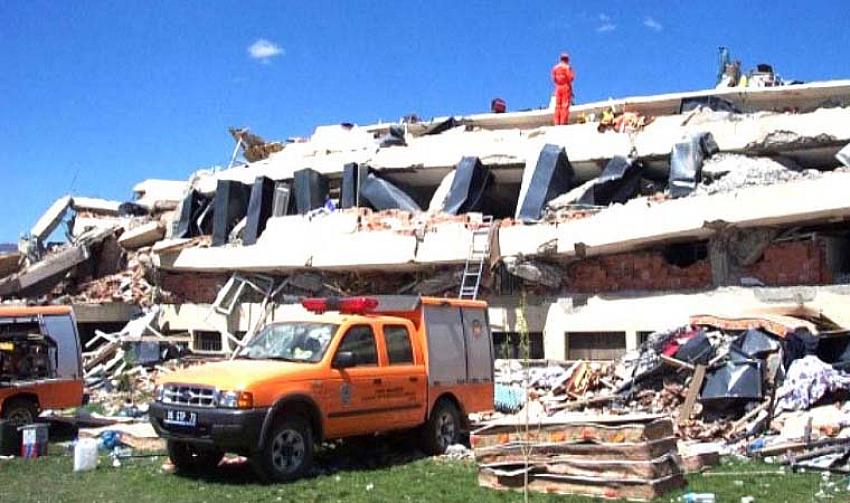 BÜYÜK ACININ ÜZERİNDEN 20 YIL GEÇTİ