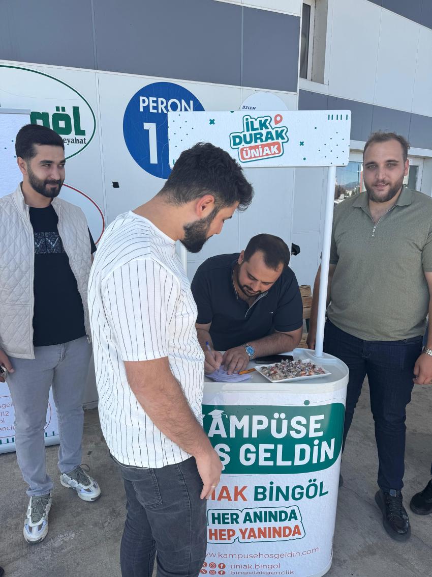 AK Gençlik, Üniversite Öğrencileri ni Karşıladı