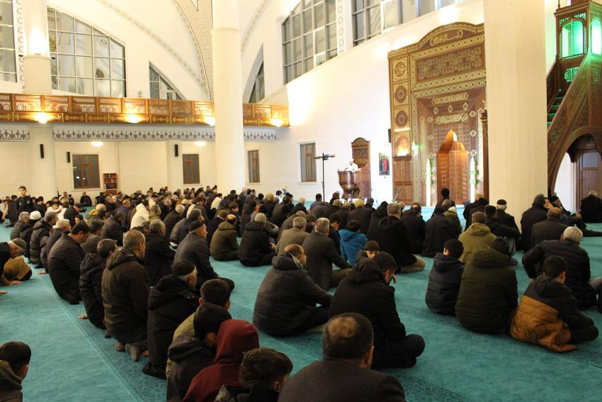 Regaip Kandili Dualarla İdrak Edildi