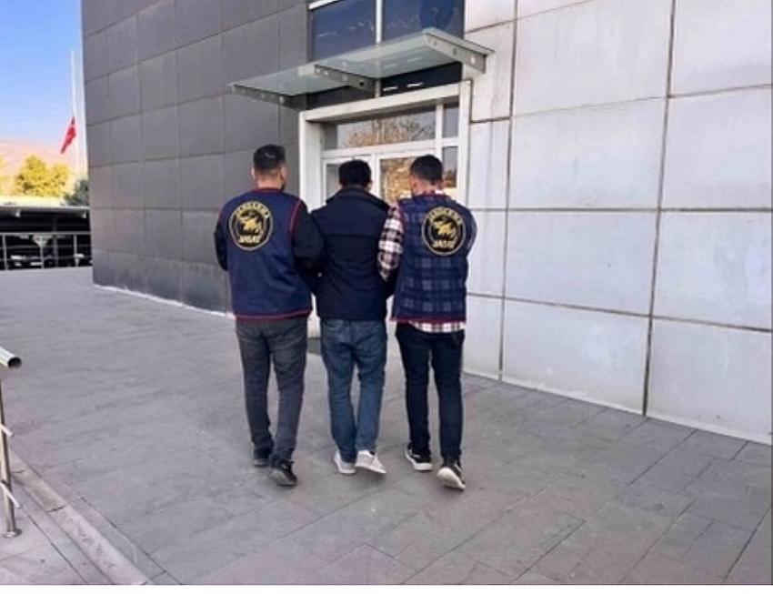 Azılı Suçlu Yakayı Ele Verdi 