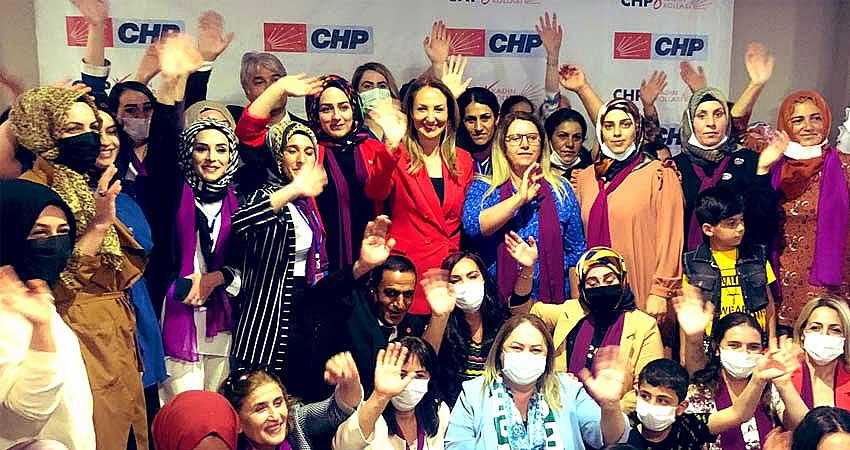  NAZLIAKA, BİNGÖLLÜ KADINLARLA BİR ARAYA GELDİ