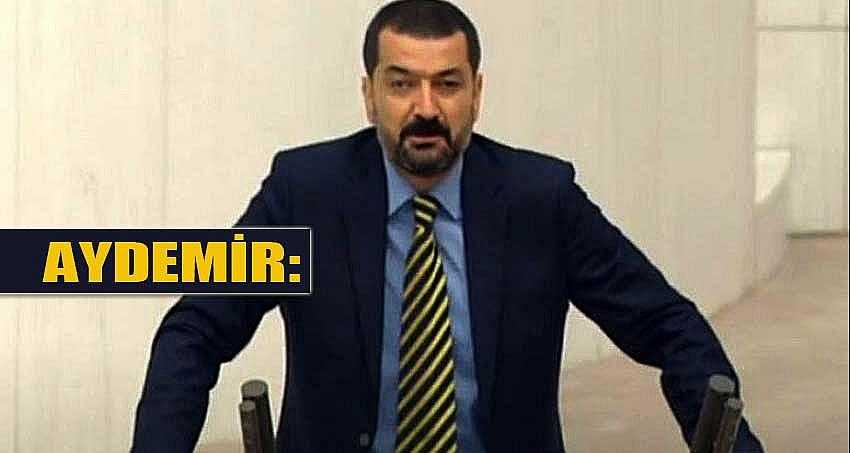 ÇATIDAN DÜŞEN KARLAR ESNAFI MAĞDUR ETTİ