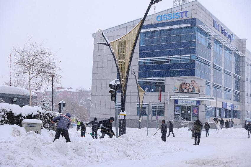 Kar Yağışı Etkili Oluyor