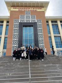 Öğrencilerden Kütüphane Ziyareti